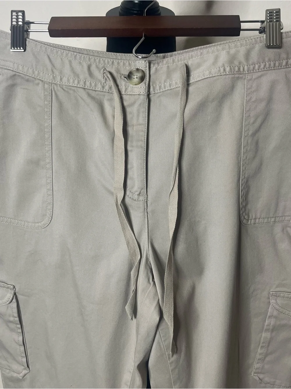 L.L.‎ Bean Women’s Favorite Fit Khaki High Rise Roll Tab Cargo Pants Sz 14